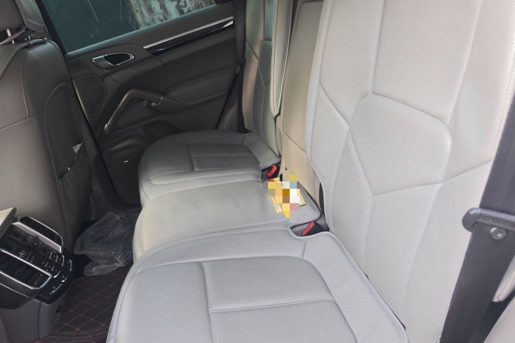 Used Porsche Cayenne 2014 Cayenne Platinum Edition 3.0T Left Rear Seat