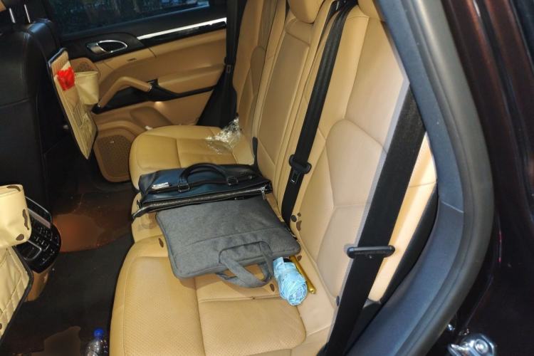 Used Porsche Cayenne 2014 Cayenne Platinum Edition 3.0T Left Rear Seat