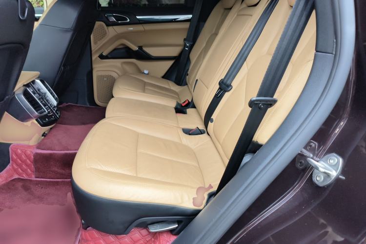 Used Porsche Cayenne 2014 Cayenne Platinum Edition 3.0T Left Rear Seat