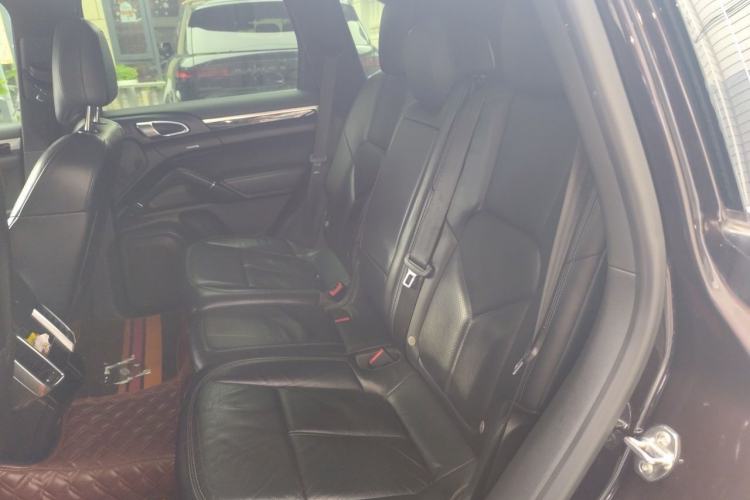 Used Porsche Cayenne 2014 Cayenne Platinum Edition 3.0T Left Rear Seat