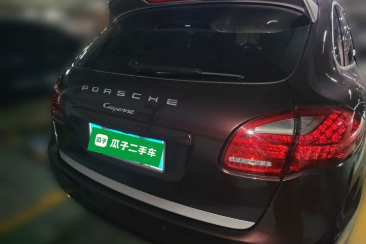 Used Porsche Cayenne 2014 Cayenne Platinum Edition 3.0T Rear