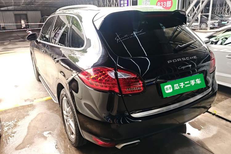 Used Porsche Cayenne 2014 Cayenne Platinum Edition 3.0T Rear Left 45 Deg