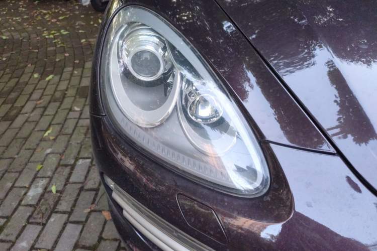 Used Porsche Cayenne 2014 Cayenne Platinum Edition 3.0T Right Front Headlight