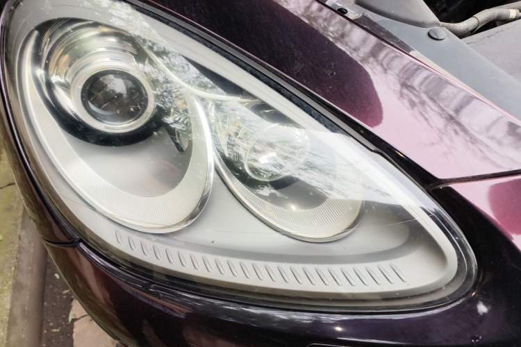 Used Porsche Cayenne 2014 Cayenne Platinum Edition 3.0T Right Front Headlight