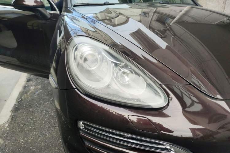 Used Porsche Cayenne 2014 Cayenne Platinum Edition 3.0T Right Front Headlight