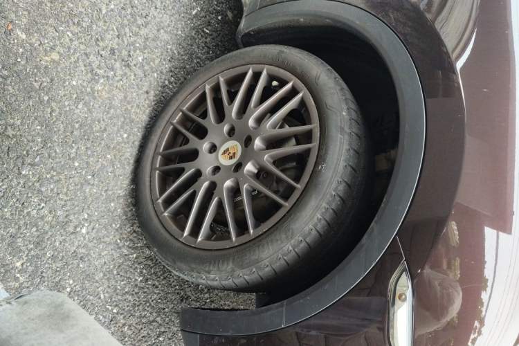 Used Porsche Cayenne 2014 Cayenne Platinum Edition 3.0T Right Front Wheel Hub