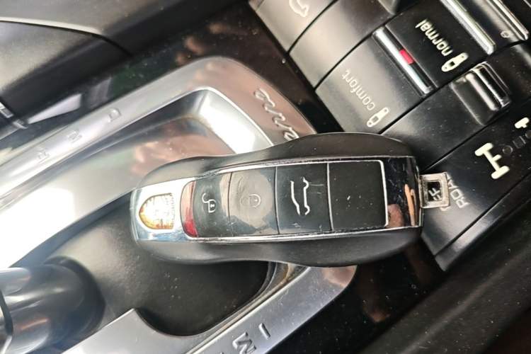 Used Porsche Cayenne 2014 Cayenne Platinum Edition 3.0T Vehicle Key