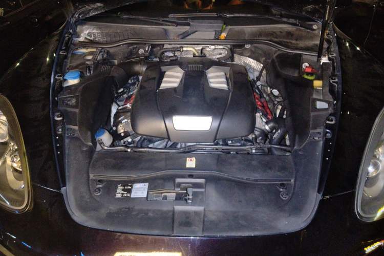 Used Porsche Cayenne 2014 Cayenne Platinum Edition 3.0T Engine Bay