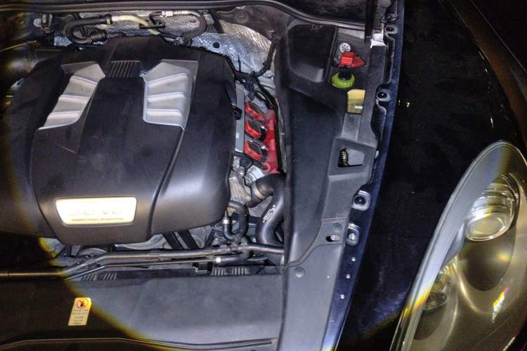 Used Porsche Cayenne 2014 Cayenne Platinum Edition 3.0T Engine Bay Left