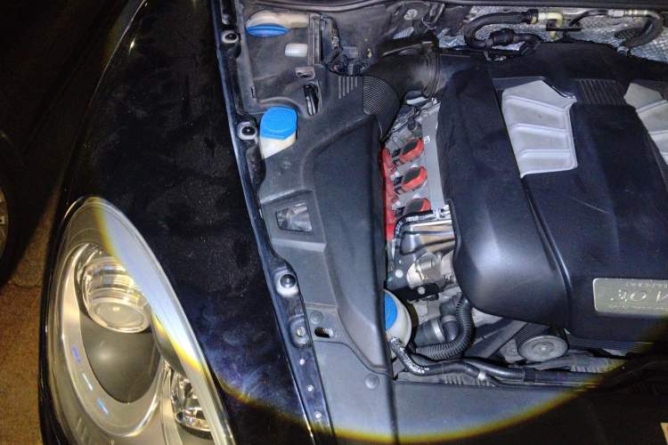 Used Porsche Cayenne 2014 Cayenne Platinum Edition 3.0T Engine Bay Right
