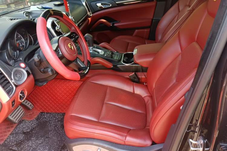 Used Porsche Cayenne 2014 Cayenne Platinum Edition 3.0T Left Front Seat