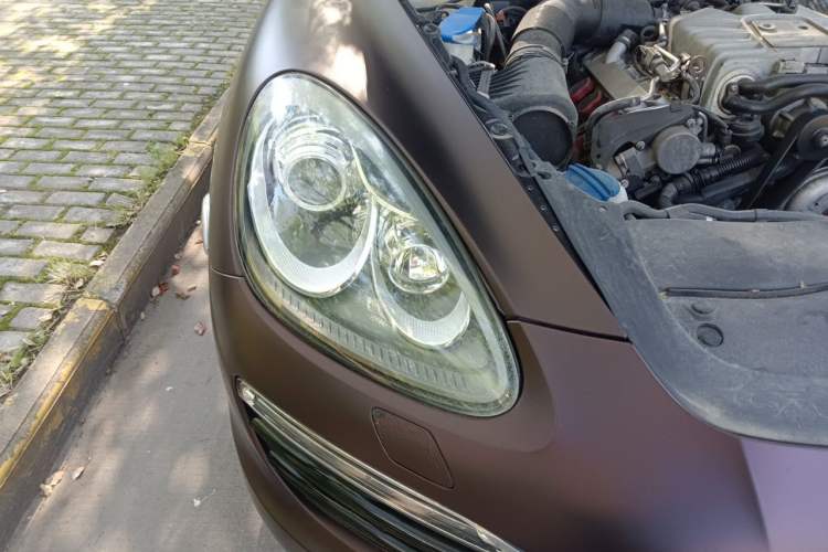 Used Porsche Cayenne 2014 Cayenne Platinum Edition 3.0T Right Front Headlight