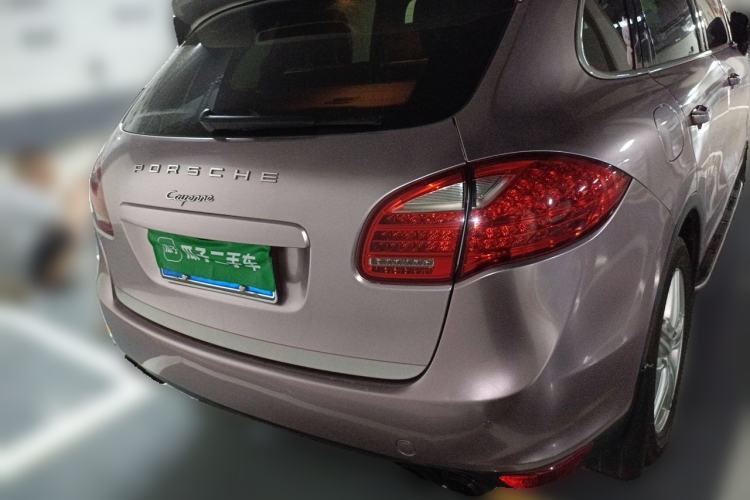 Used Porsche Cayenne 2014 Cayenne Platinum Edition 3.0T Rear