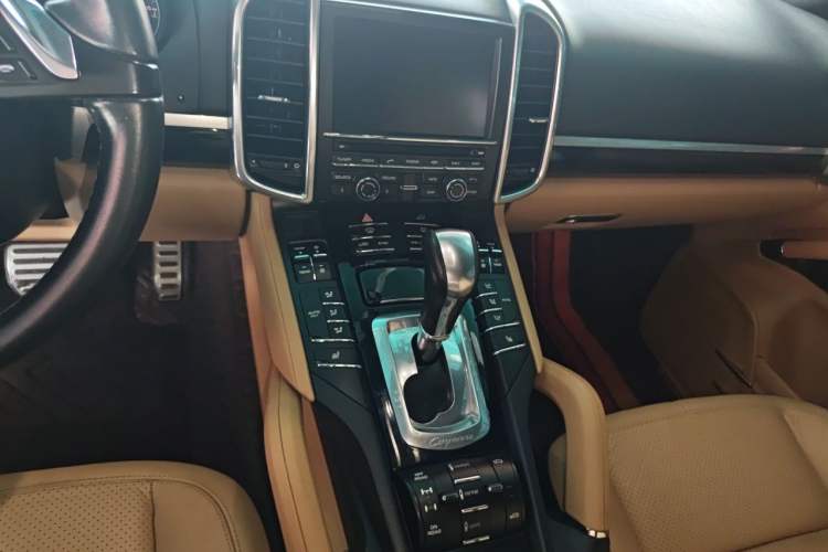 Used Porsche Cayenne 2014 Cayenne Platinum Edition 3.0T Audio And AC Panel