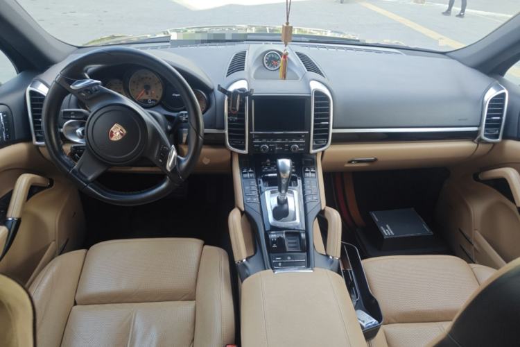 Used Porsche Cayenne 2014 3.6T Automatic Transmission U.S. Specification Center Console