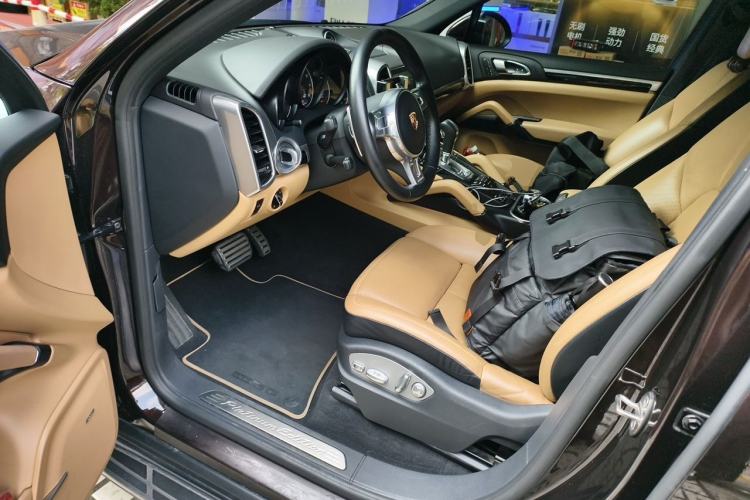Used Porsche Cayenne 2014 Cayenne Platinum Edition 3.0T Driver Seat