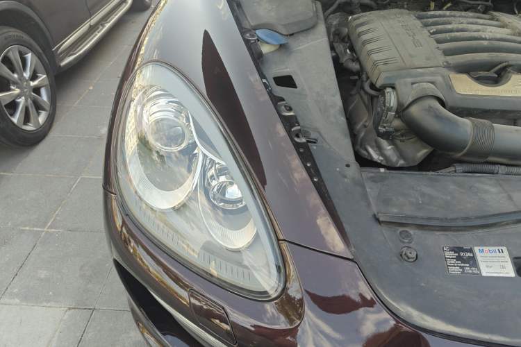Used Porsche Cayenne 2014 3.6T Automatic Transmission U.S. Specification Engine Bay Right