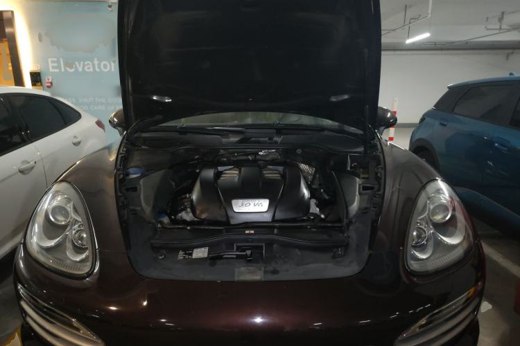 Used Porsche Cayenne 2014 Cayenne Platinum Edition 3.0T Engine Bay