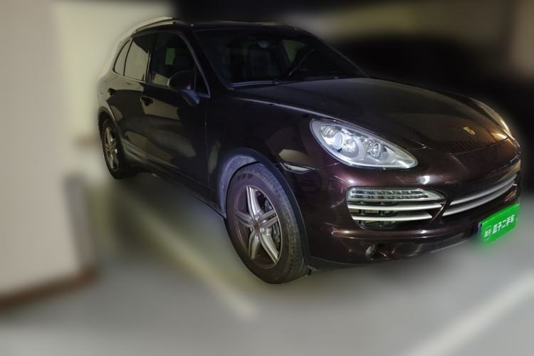 Used Porsche Cayenne 2014 Cayenne Platinum Edition 3.0T Front Right 45 Deg