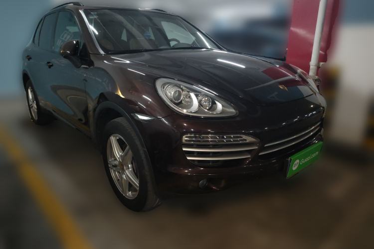 Used Porsche Cayenne 2014 Cayenne Platinum Edition 3.0T Front Right 45 Deg