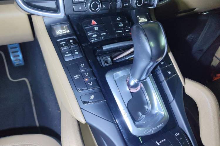 Used Porsche Cayenne 2014 Cayenne Platinum Edition 3.0T Gear Lever
