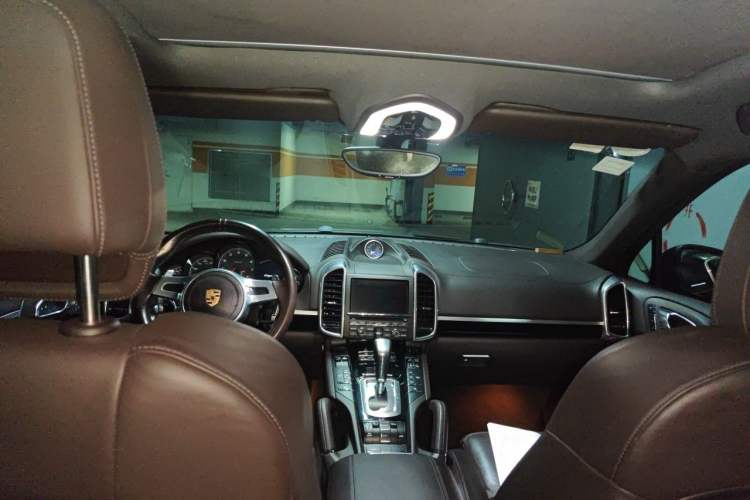 Used Porsche Cayenne 2014 Cayenne Platinum Edition 3.0T Headliner