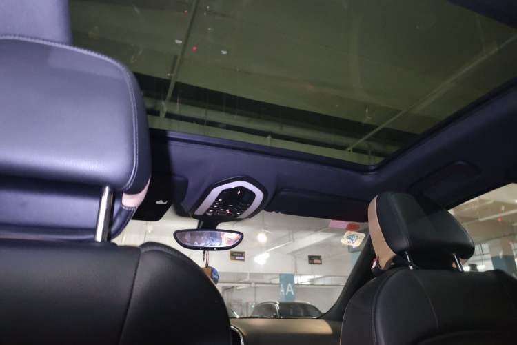 Used Porsche Cayenne 2014 Cayenne Platinum Edition 3.0T Headliner
