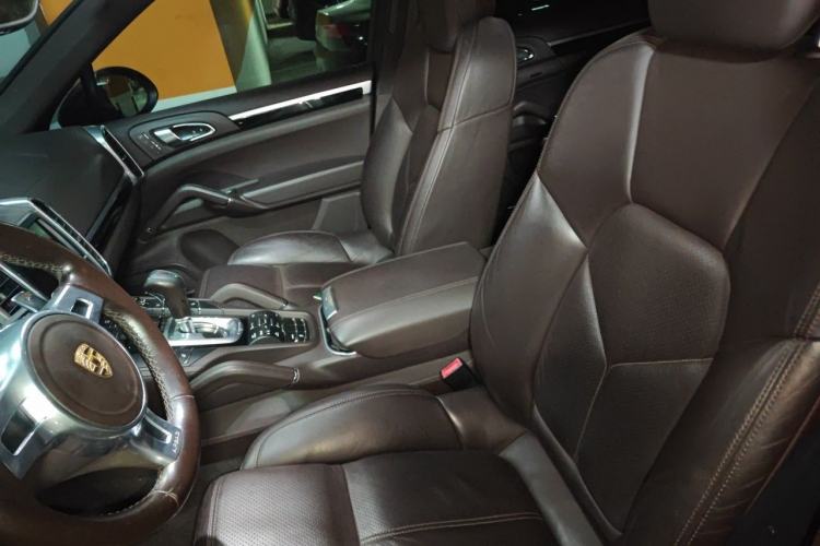 Used Porsche Cayenne 2014 Cayenne Platinum Edition 3.0T Left Front Seat