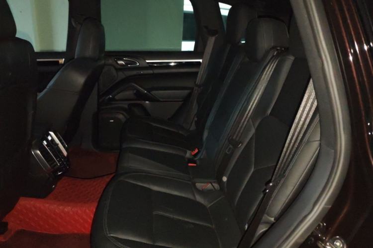 Used Porsche Cayenne 2014 Cayenne Platinum Edition 3.0T Left Rear Seat