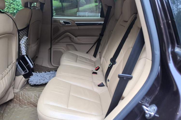 Used Porsche Cayenne 2014 3.6T Automatic Transmission U.S. Specification Left Rear Seat