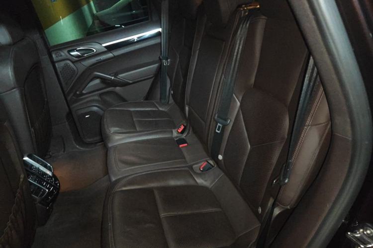 Used Porsche Cayenne 2014 Cayenne Platinum Edition 3.0T Left Rear Seat