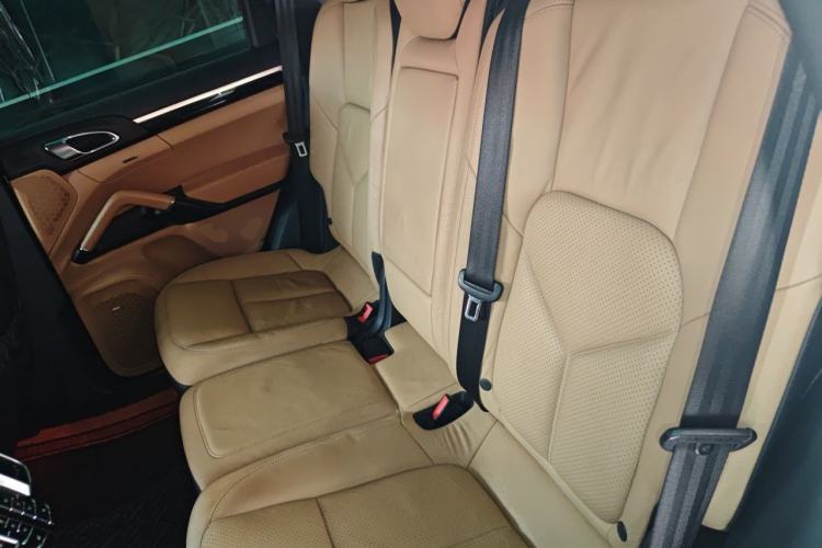 Used Porsche Cayenne 2014 Cayenne Platinum Edition 3.0T Left Rear Seat