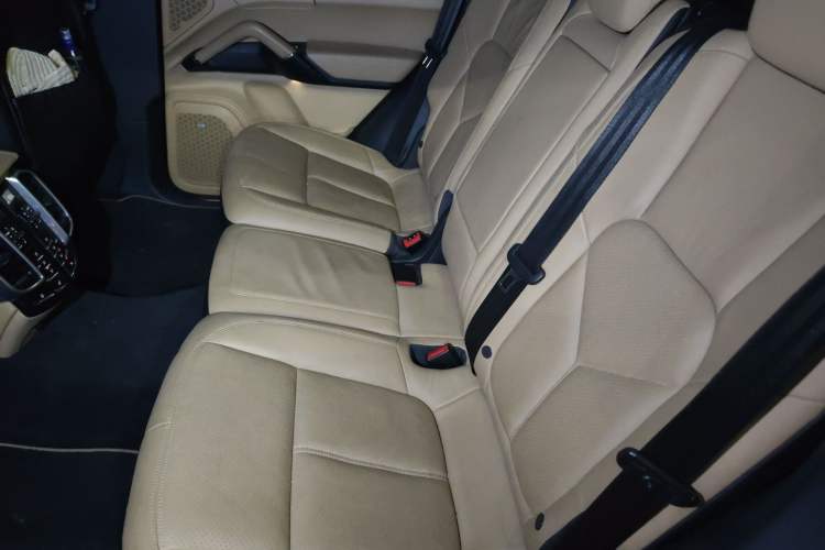 Used Porsche Cayenne 2014 Cayenne Platinum Edition 3.0T Left Rear Seat