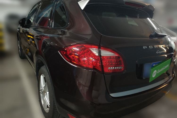 Used Porsche Cayenne 2014 Cayenne Platinum Edition 3.0T Rear Left 45 Deg