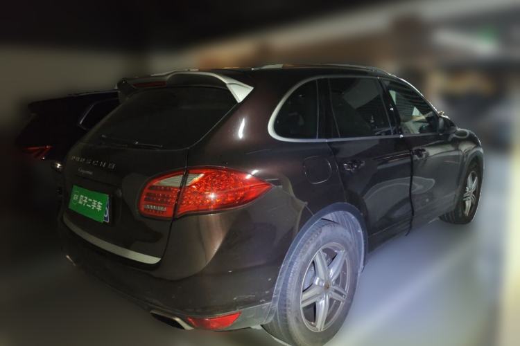Used Porsche Cayenne 2014 Cayenne Platinum Edition 3.0T Rear Right 45 Deg