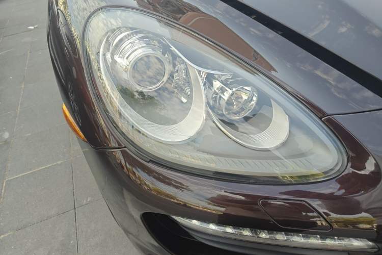 Used Porsche Cayenne 2014 3.6T Automatic Transmission U.S. Specification Right Front Headlight