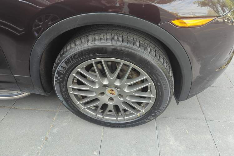 Used Porsche Cayenne 2014 3.6T Automatic Transmission U.S. Specification Right Front Wheel Hub