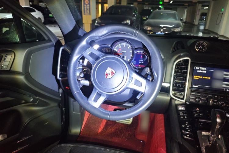 Used Porsche Cayenne 2014 Cayenne Platinum Edition 3.0T Steering Wheel