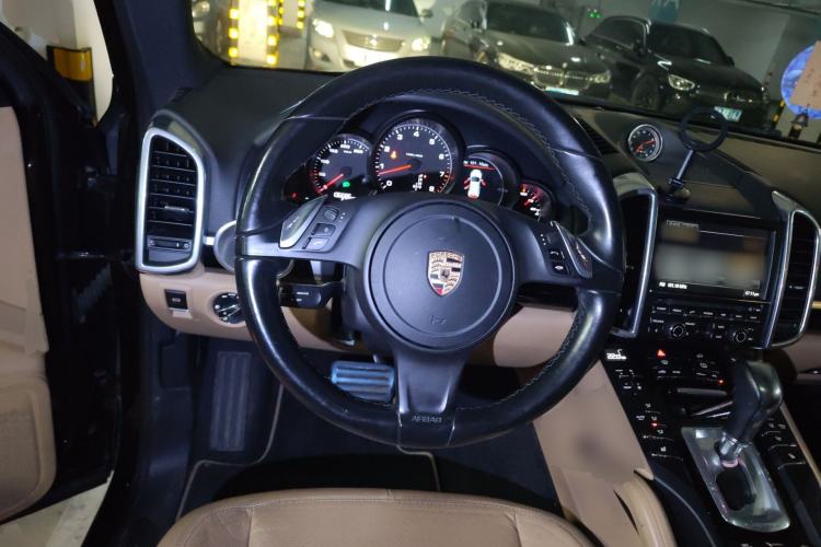 Used Porsche Cayenne 2014 Cayenne Platinum Edition 3.0T Steering Wheel