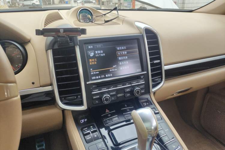 Used Porsche Cayenne 2014 Cayenne Platinum Edition 3.0T Audio And AC Panel