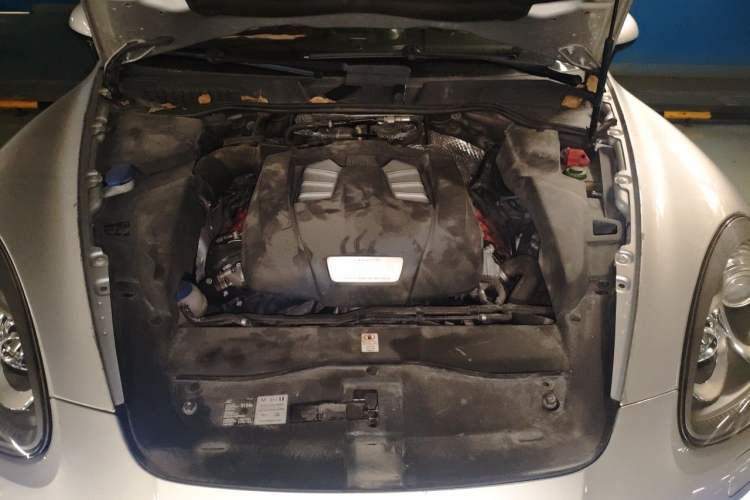 Used Porsche Cayenne 2014 Cayenne Platinum Edition 3.0T Engine Bay