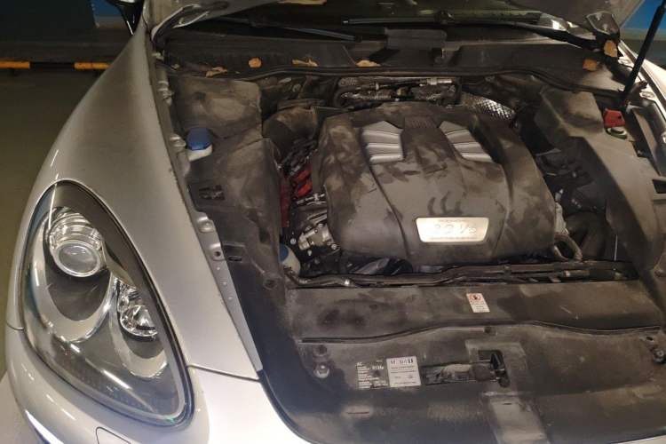 Used Porsche Cayenne 2014 Cayenne Platinum Edition 3.0T Engine Bay Right