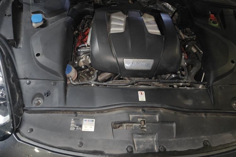 Used Porsche Cayenne 2014 Cayenne Platinum Edition 3.0T Engine Bay