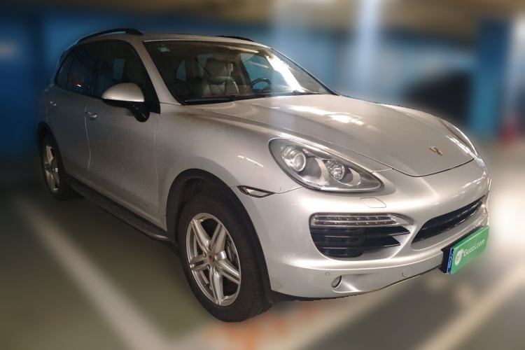 Used Porsche Cayenne 2014 Cayenne Platinum Edition 3.0T Front Right 45 Deg