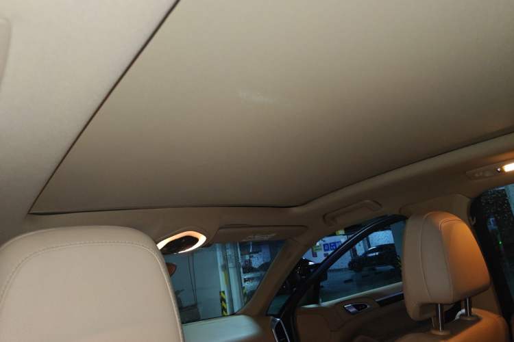 Used Porsche Cayenne 2014 Cayenne Platinum Edition 3.0T Headliner