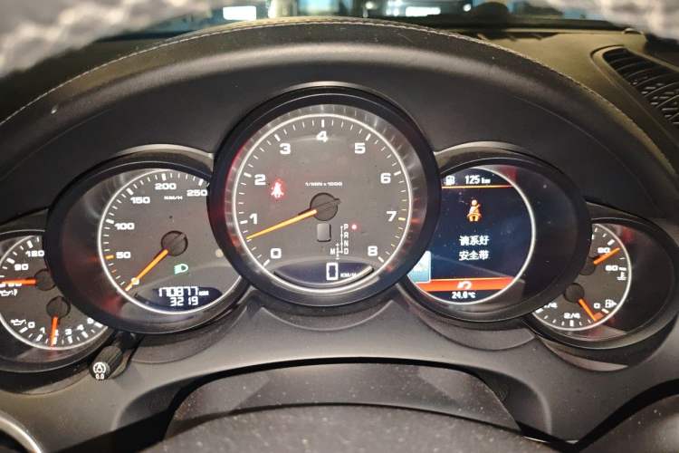 Used Porsche Cayenne 2014 Cayenne Platinum Edition 3.0T Instrument Cluster