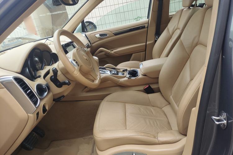 Used Porsche Cayenne 2014 Cayenne Platinum Edition 3.0T Left Front Seat