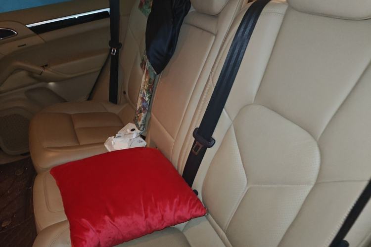 Used Porsche Cayenne 2014 Cayenne Platinum Edition 3.0T Left Rear Seat