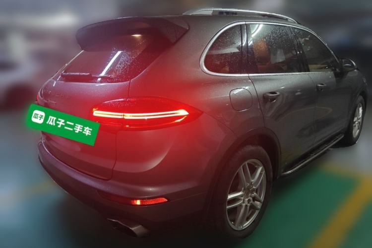 Used Porsche Cayenne 2014 Cayenne Platinum Edition 3.0T Rear Right 45 Deg