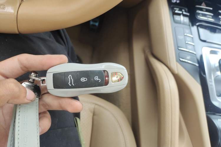 Used Porsche Cayenne 2014 Cayenne Platinum Edition 3.0T Vehicle Key